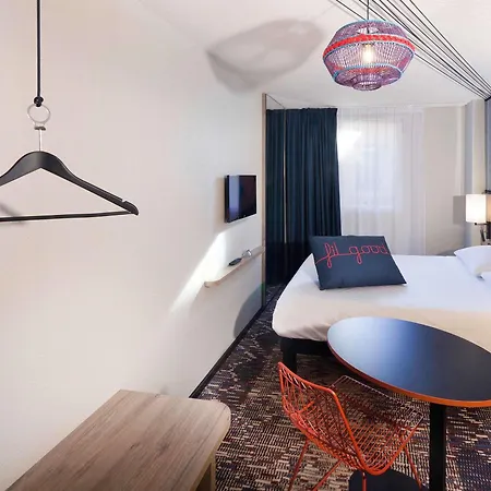 Ibis Styles Toulouse מלון לאבור
